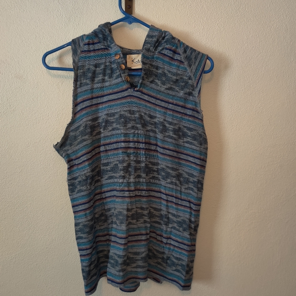 Sleeveless Hooded Top